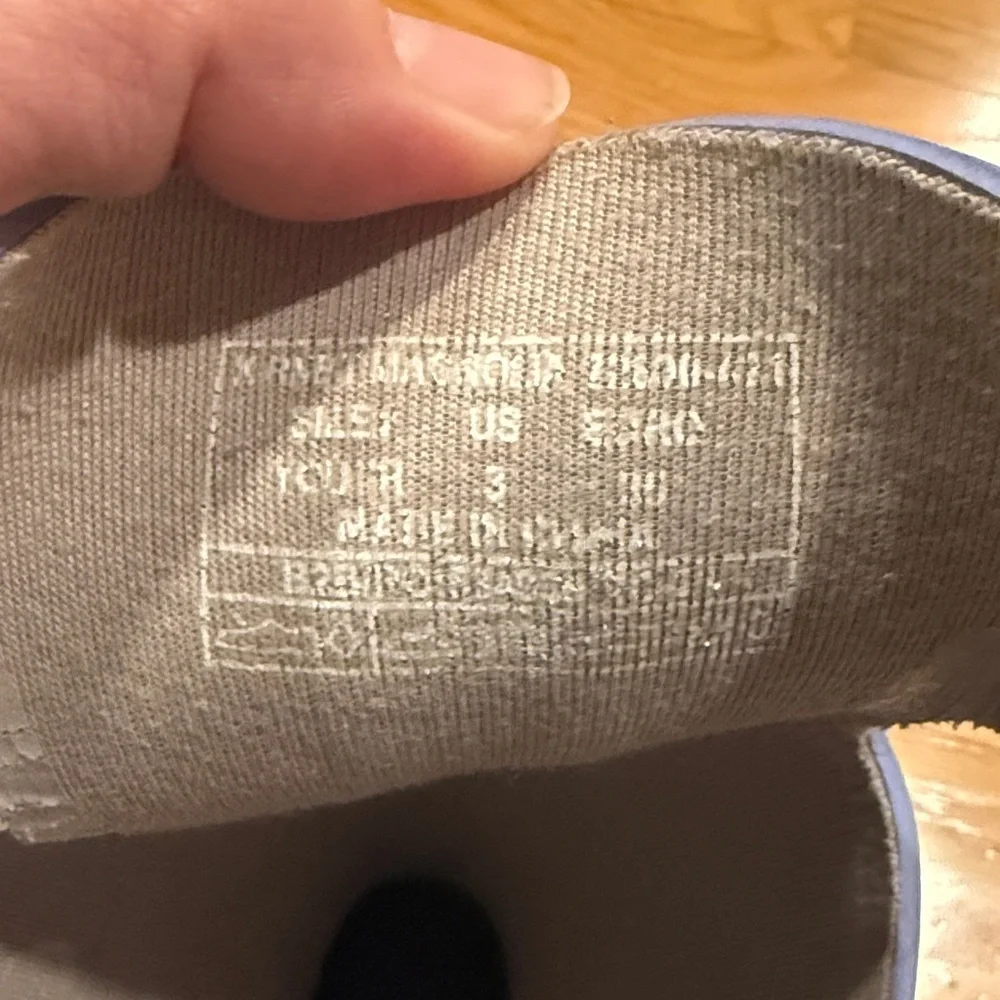 Bogs girls magnolia rain boots size 3 .